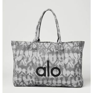 NWT Alo yoga tote bag